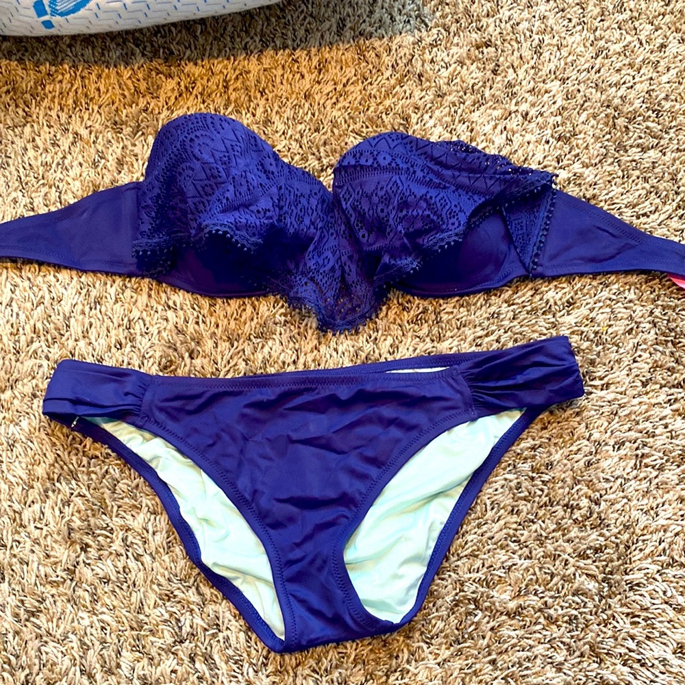 Victoria’s Secret 34DD navy blue bikini